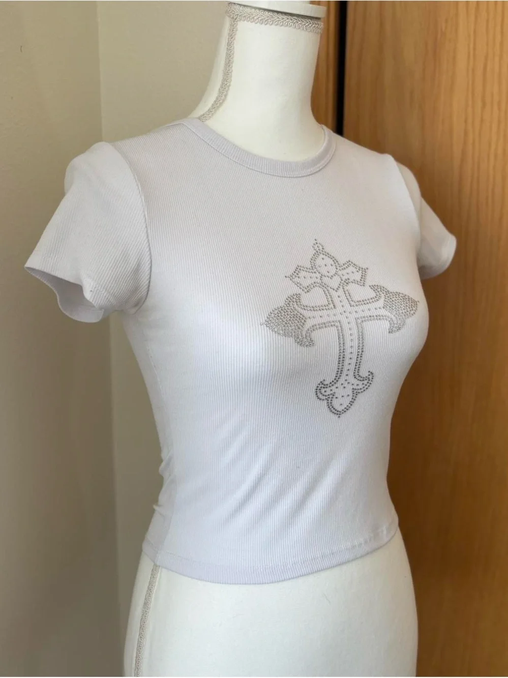 Y2K Ribbed Rhinestone Cross Crop Tee - White - Picture 3 of 6